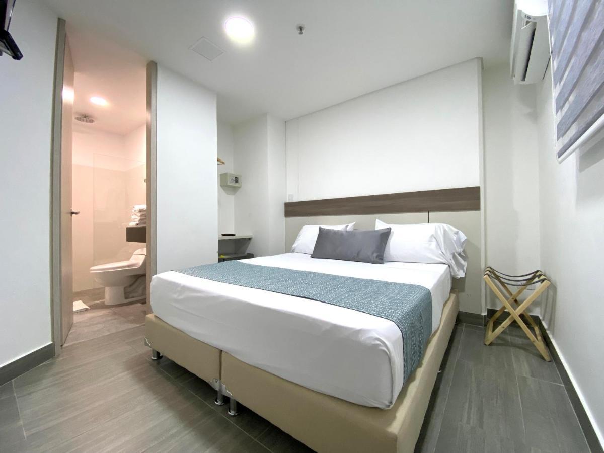 Seven Inn Hotel Μεντεγίν Εξωτερικό φωτογραφία