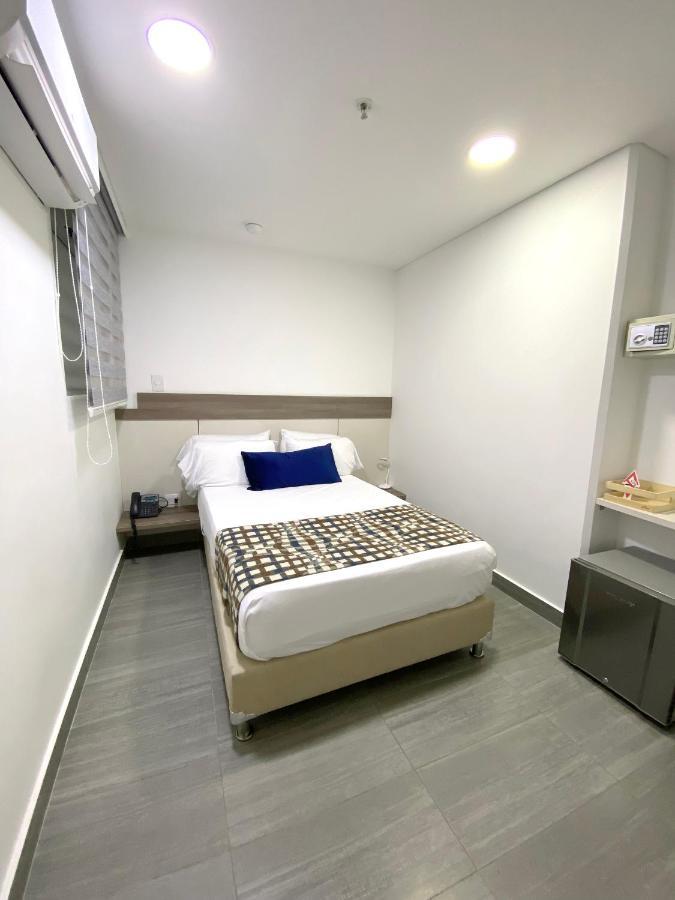 Seven Inn Hotel Μεντεγίν Εξωτερικό φωτογραφία