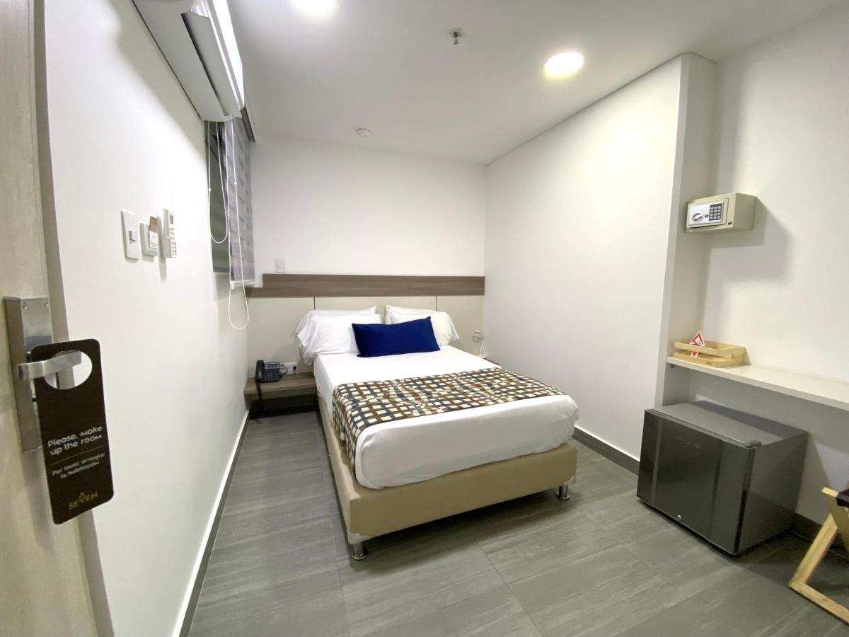 Seven Inn Hotel Μεντεγίν Εξωτερικό φωτογραφία